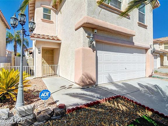 4th image of 2074 Spiers Ave