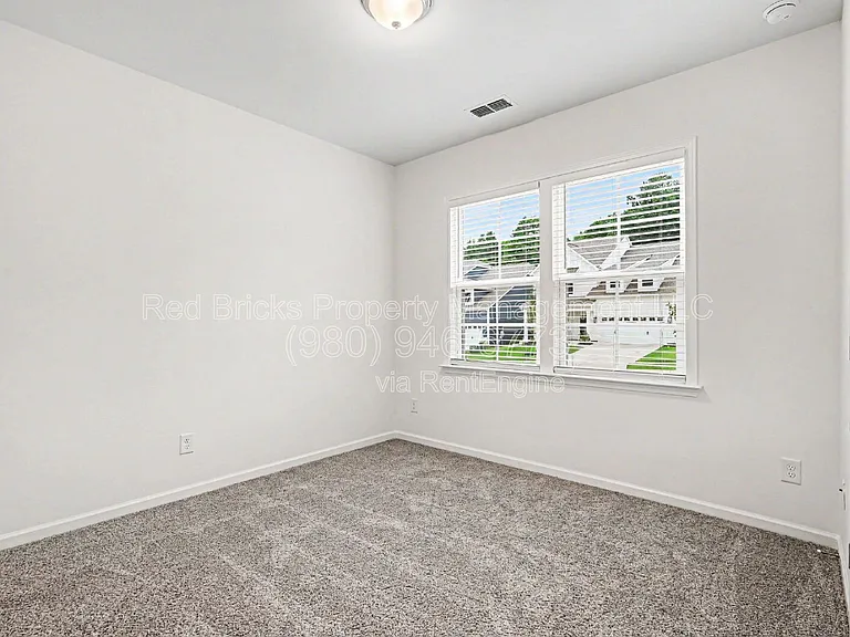 11026 Lochmere Rd — Photo 15