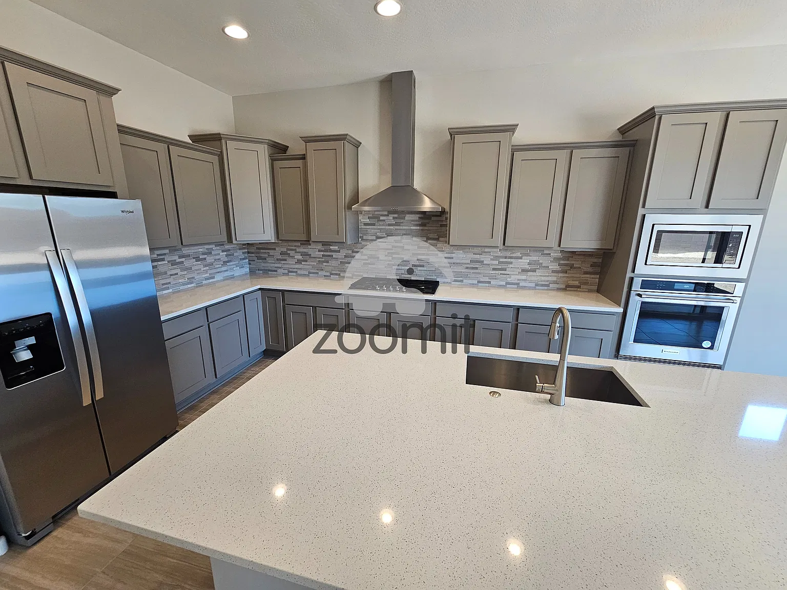 4 bed, 2.5 bath, 2669 sqft, $3,495 — Photo 4
