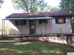 2810 Joker Rd, Dandridge, TN 37725