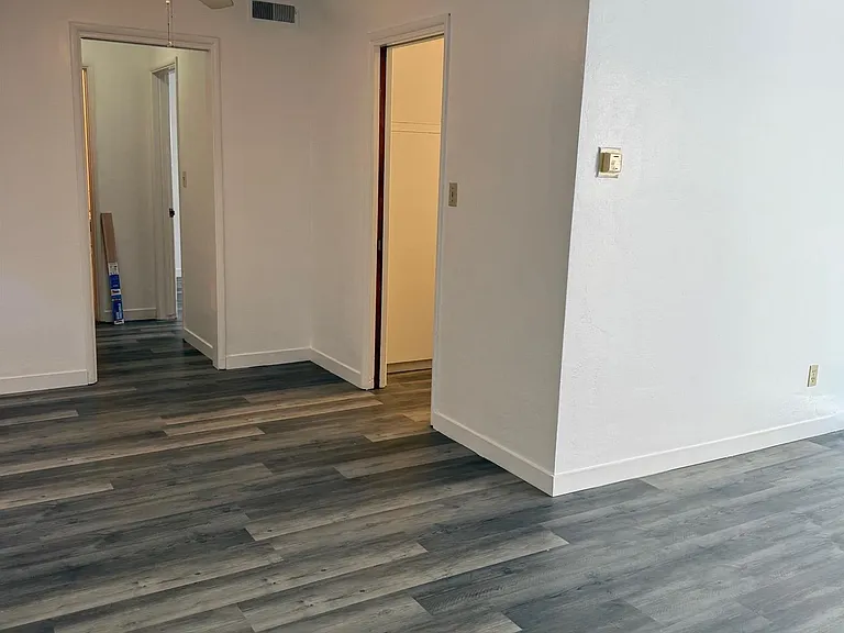 471 E Ave — Photo 9