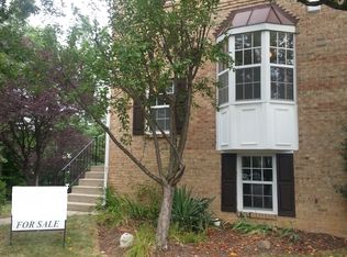 6734 Cardinal Woods Ct, Lorton, VA 22079