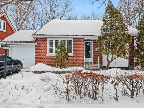 1465 McRobie Ave, Ottawa, ON K1H 7E2