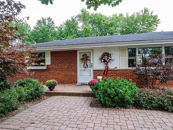 3rd image of 5660 Bee Ln