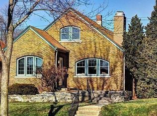 1704 E Newton Ave, Shorewood, WI 53211