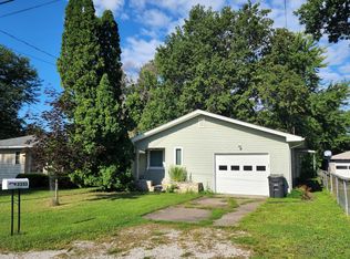 3333 3rd St, Moline, IL 61265