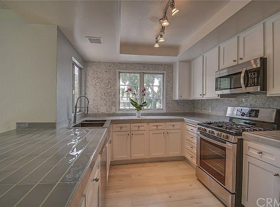 5th image of 490 Hill St #A