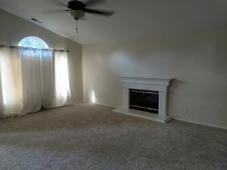 1584 Fallbrook Ave — Photo 10