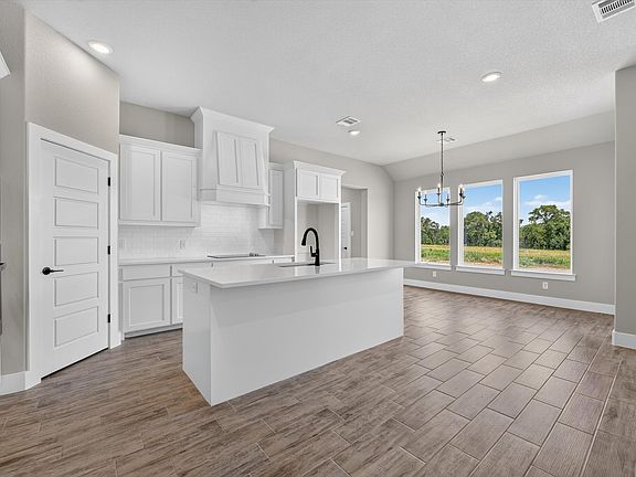 4th image of 1026 Colt Rd