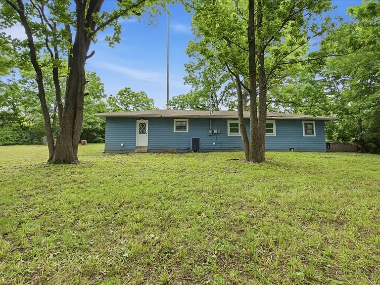 2448 N Irwin St — Photo 15