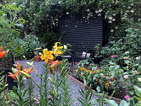 1/3 gardens with seating