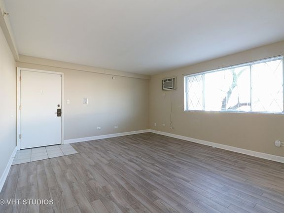 3rd image of 17100 71st Ave APT 4