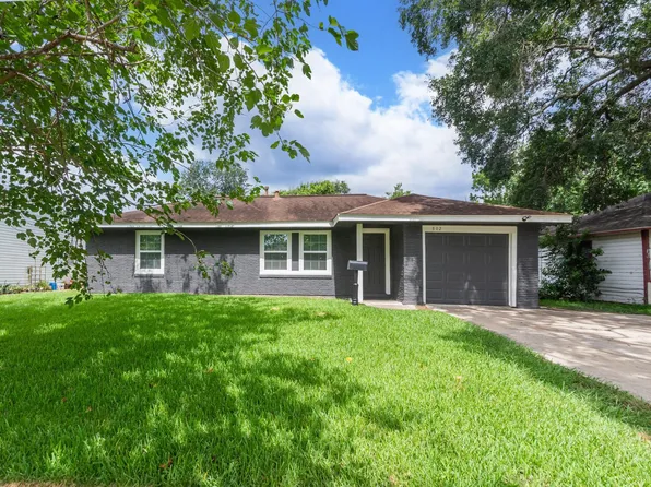 802 Mobile Dr, Pasadena, TX 77506