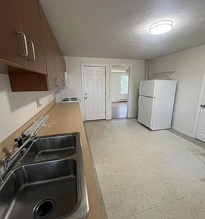 4th image of 40-40 Court St #46