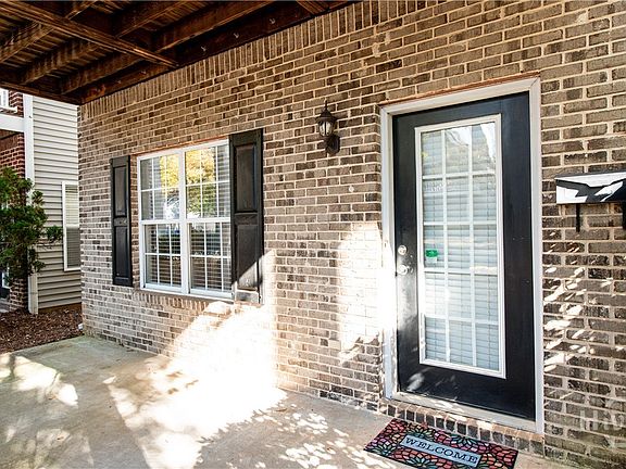 3rd image of 219 Wiltshire Drive