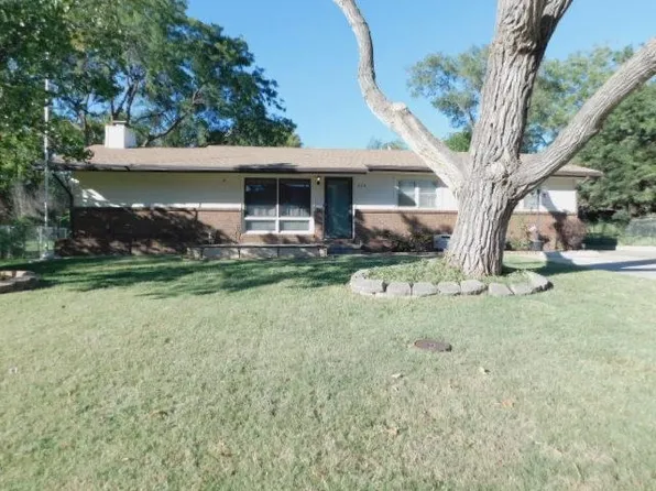 2110 E Charleston Dr, Wichita, KS 67219