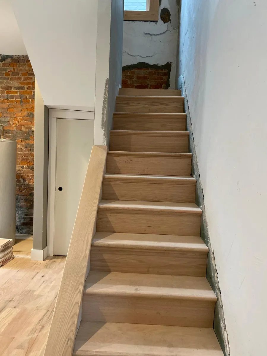 Front stairway to front upstairs bedroom/bathroom - 959 Western Ave