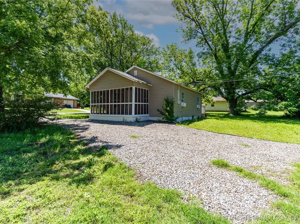 609 E Tejon Ave, Bristow, OK 74010