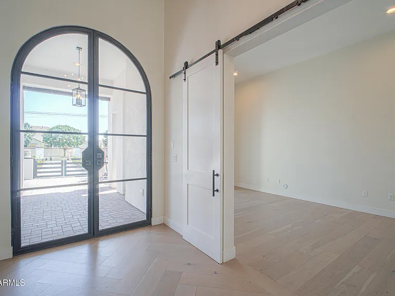 12424 E Victoria St — Photo 18