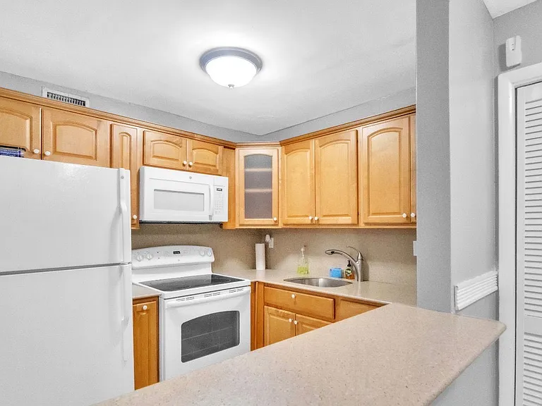 1100 Salzedo St — Photo 2