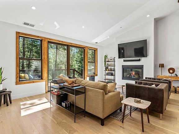 5th image of 11093 Lausanne Way