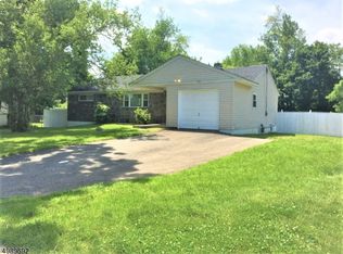 104 Hurley Dr, Hackettstown, NJ 07840