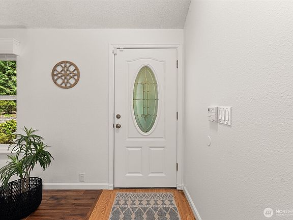 4th image of 4938 Hilton Road NE