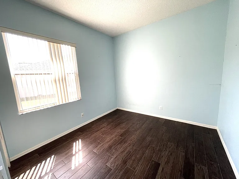 1600 Tailfeather Ct — Photo 17