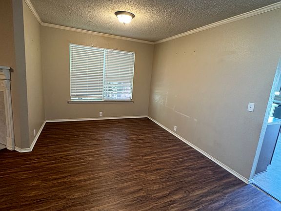 3rd image of 2421 Hampton Dr