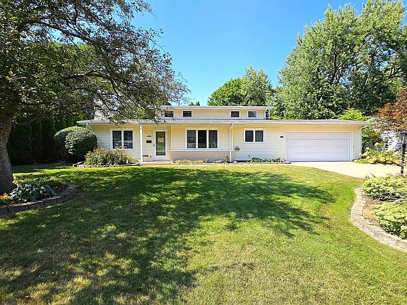 2nd image of 1410 Broadview Dr