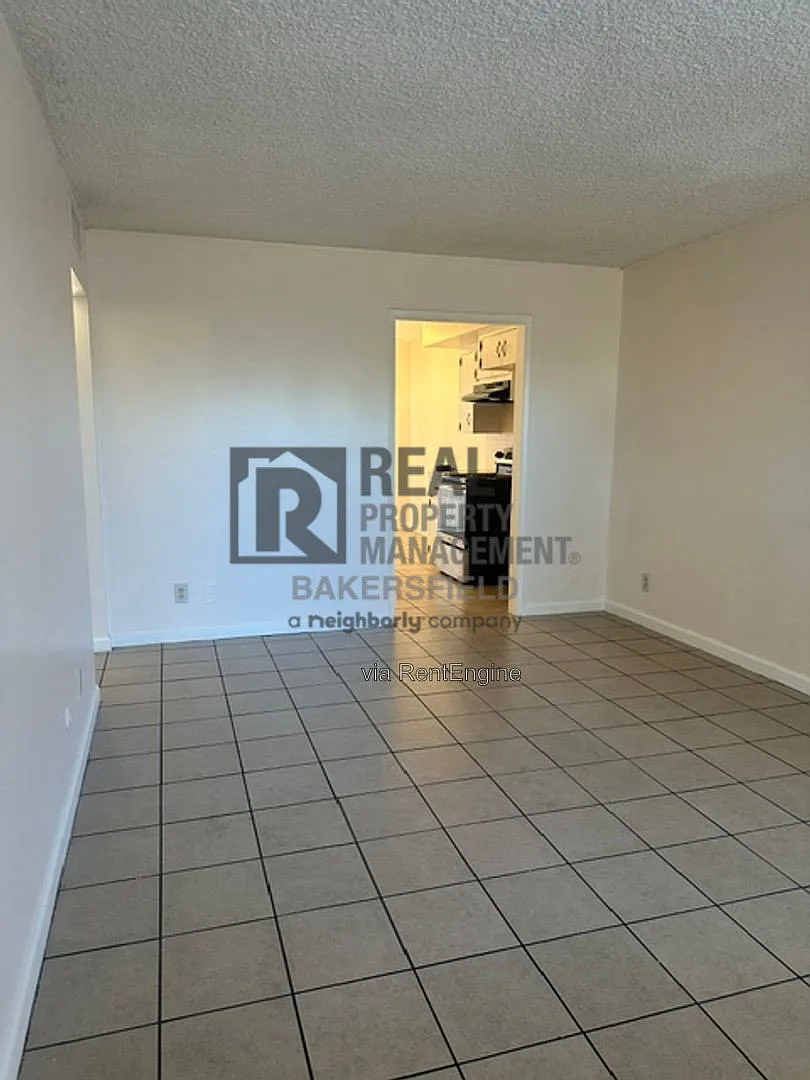 2 bed, 1.0 bath, $1,025 — Photo 3