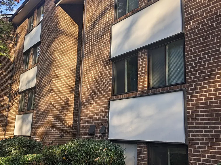 1403 Northgate Sq #32 — Photo 36