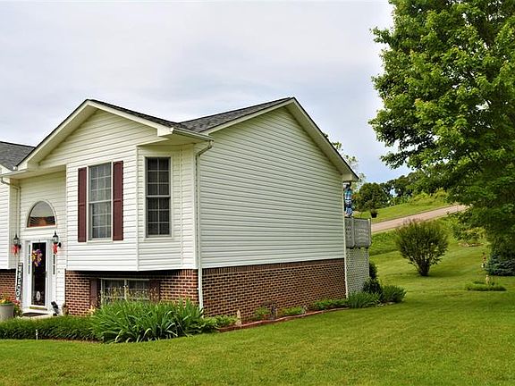 2nd image of 300 Lewis Ln