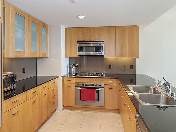 4th image of 355 1st St Unit 1905
