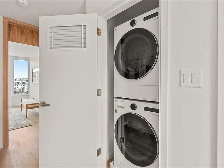 120 Nantasket Ave #Penthouse 4 — Photo 32
