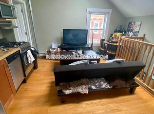 12 Shepherd Ave, Boston, MA 02115