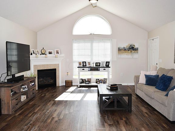 5th image of 5702 Asherton Woods Dr #9