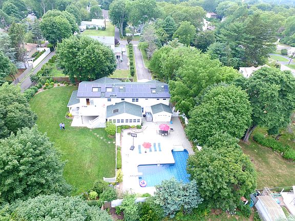2nd image of 28 Alton Ave