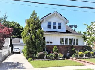 24 E Maujer St, Valley Stream, NY 11580
