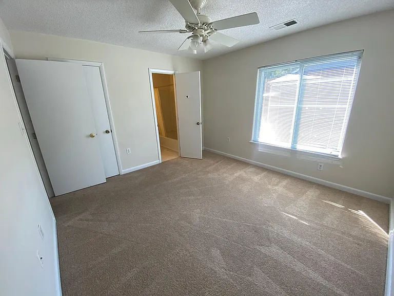 Lake Park Co-living Rooms — Photo 16