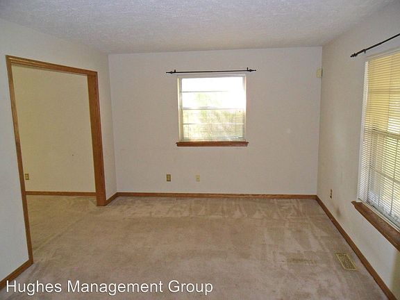 3rd image of 1911 Logan Dr