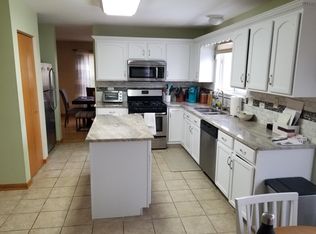 2344 Handley Ln, Aurora, IL 60502