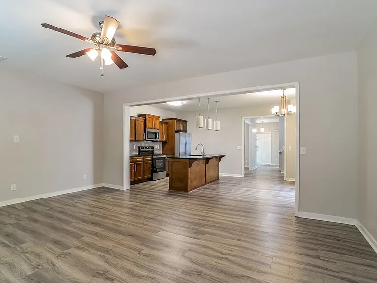 1048 Joselynn Dr — Photo 5