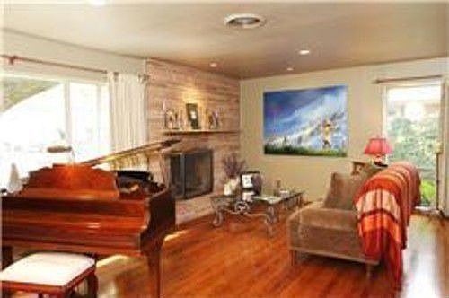 2nd image of 3111 Newcastle Dr