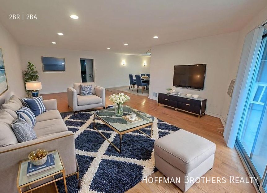 1st image of 839 S Plymouth Blvd APT 5