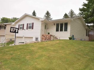 3100 Viking Dr, Sioux City, IA 51104