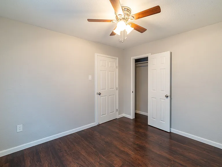 2507 Delano St — Photo 5
