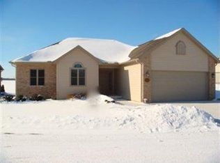 155 Stonehaven Dr, Columbiana, OH 44408