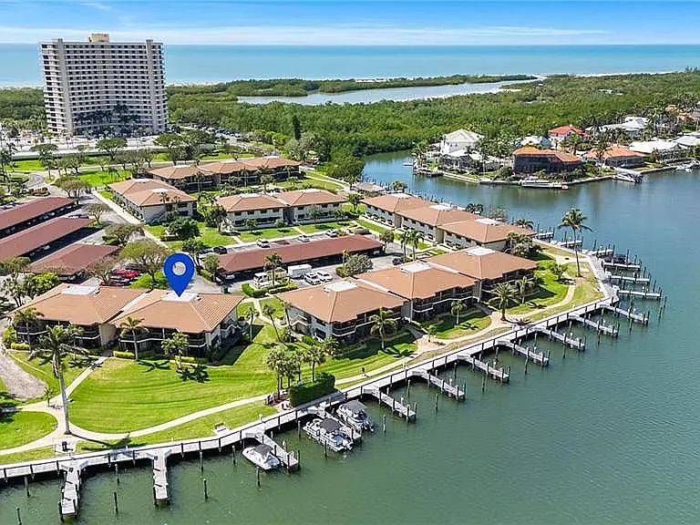 579 Seaview Ct #2 — Photo 38
