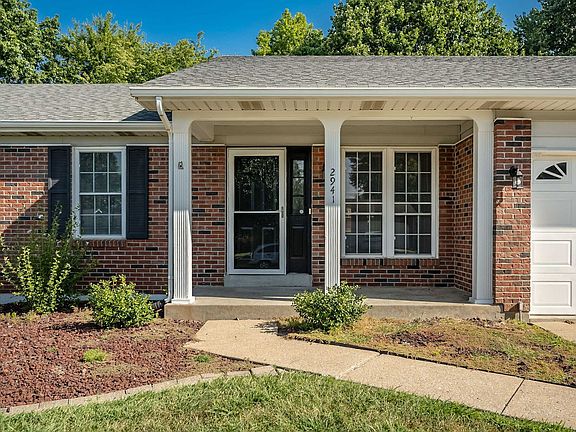 5th image of 2941 Park Valley Dr